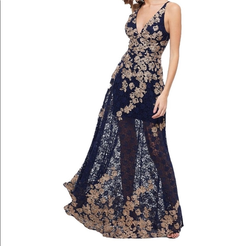 Women Evening dress lace embroidered.LIKE NEW